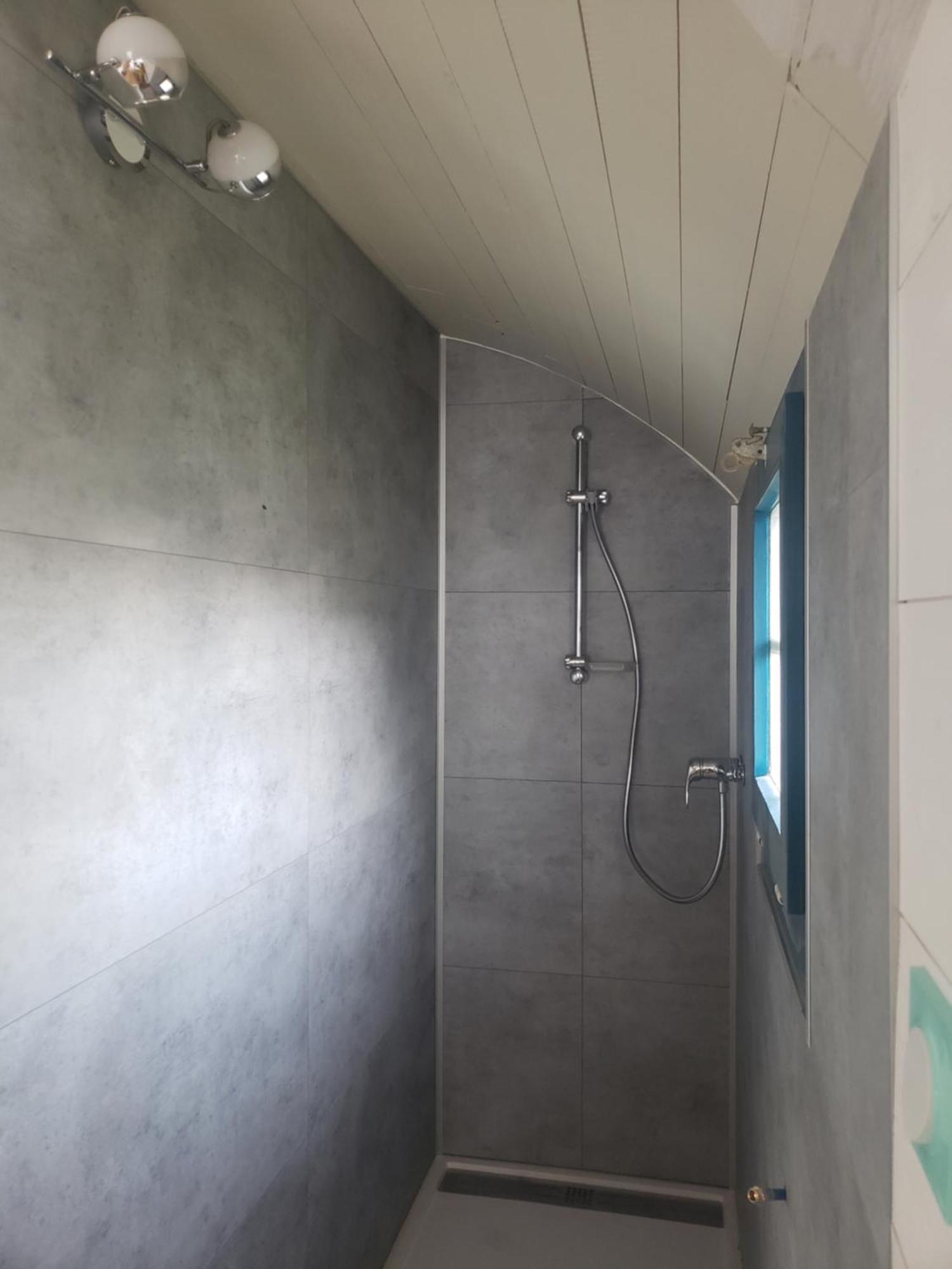 La Roulotte Tiny House Du Mond'Ideal Leval  Buitenkant foto