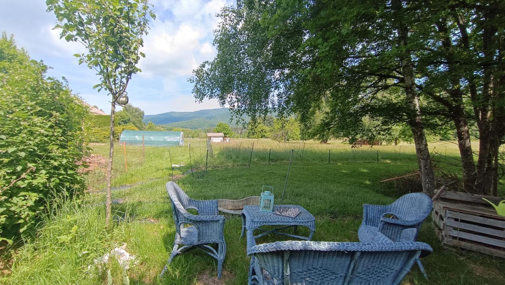 La Roulotte Tiny House Du Mond'Ideal Leval  Buitenkant foto